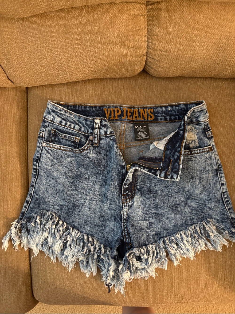 VIP Distressed Acid-Wash Fringe Denim Shorts - Blue size 7/8